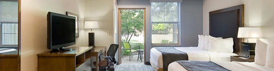 Standard Double Queen Courtyard